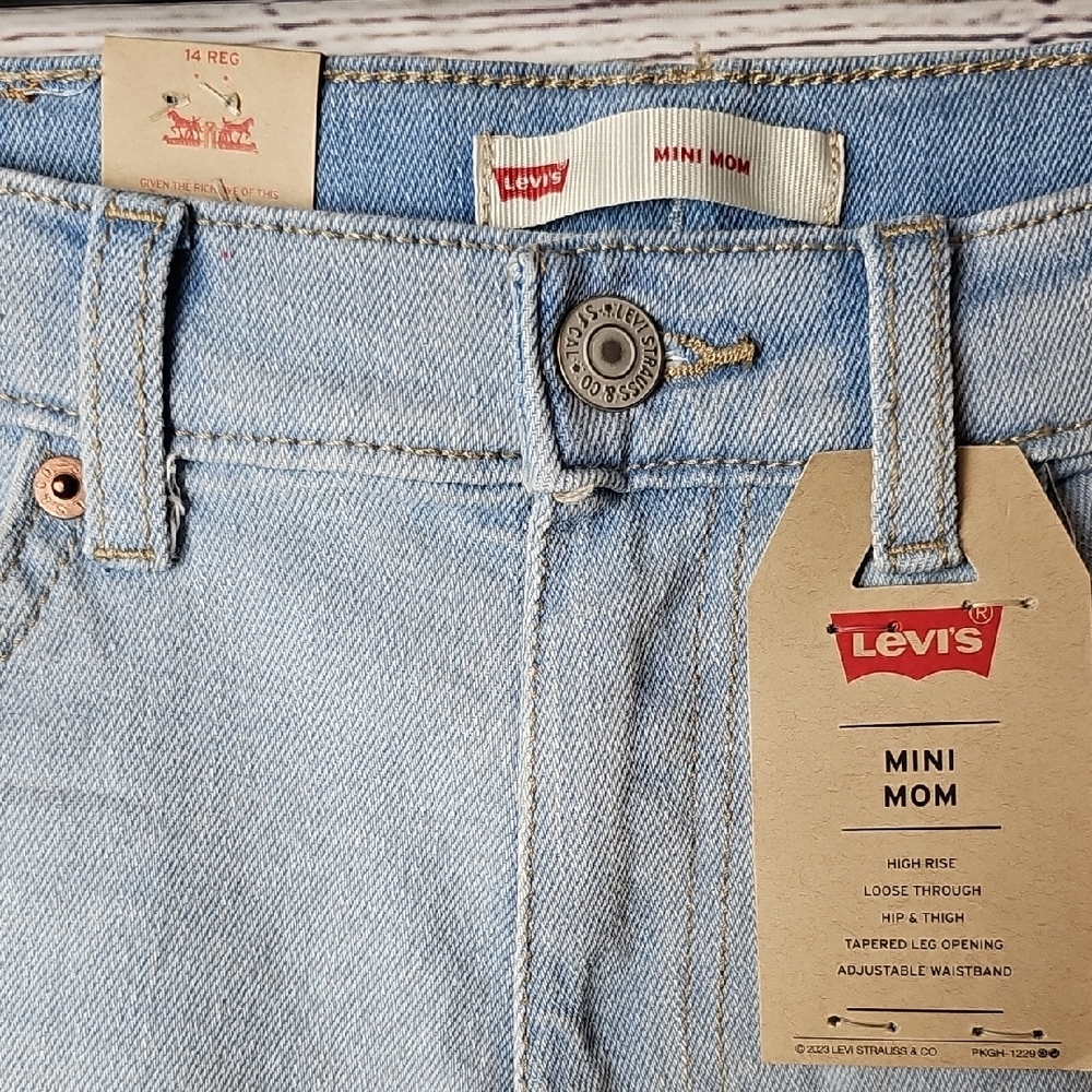 Levi's Girl's Mini Mom High Rise Jeans - Picture 3 of 10